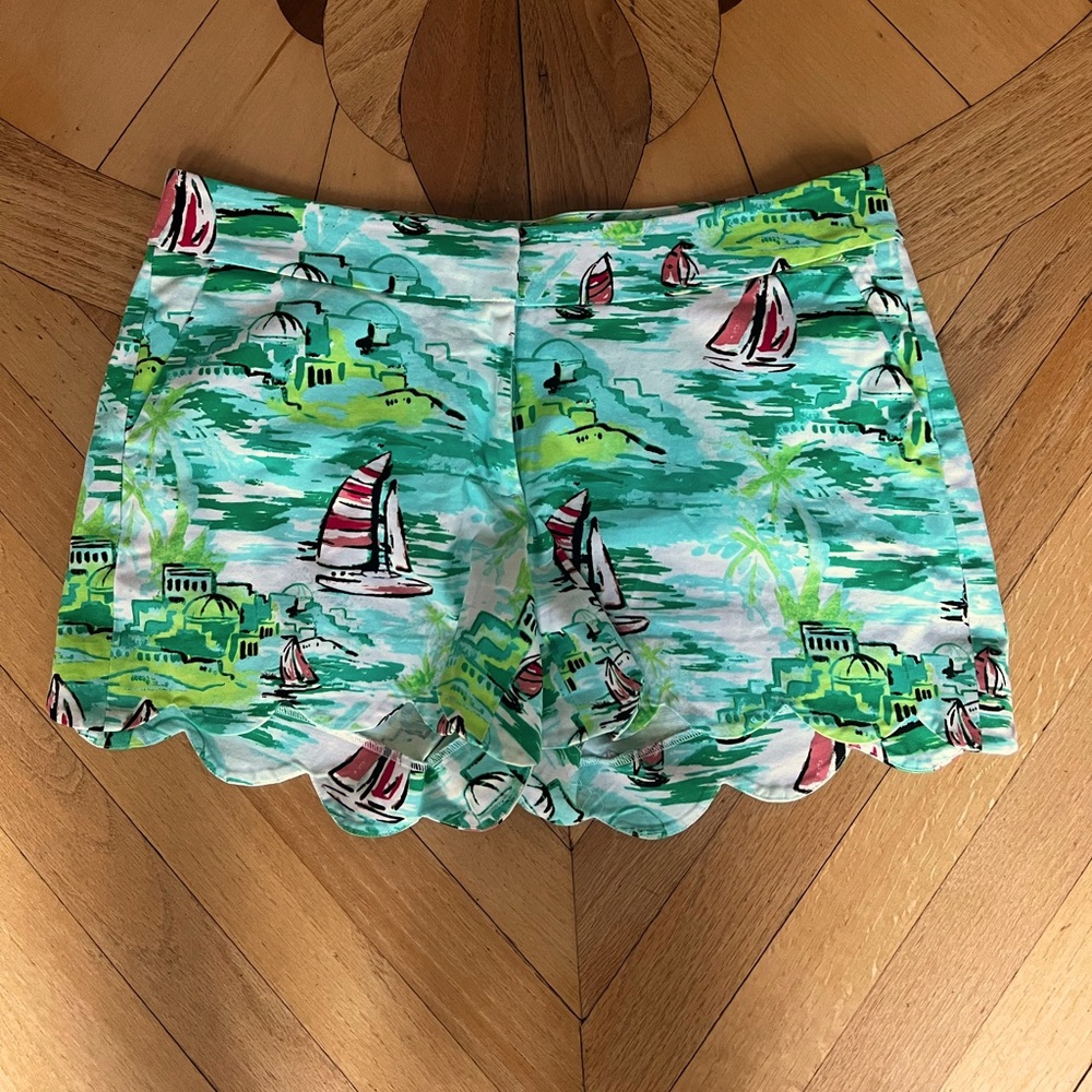 Crown And Ivy shorts